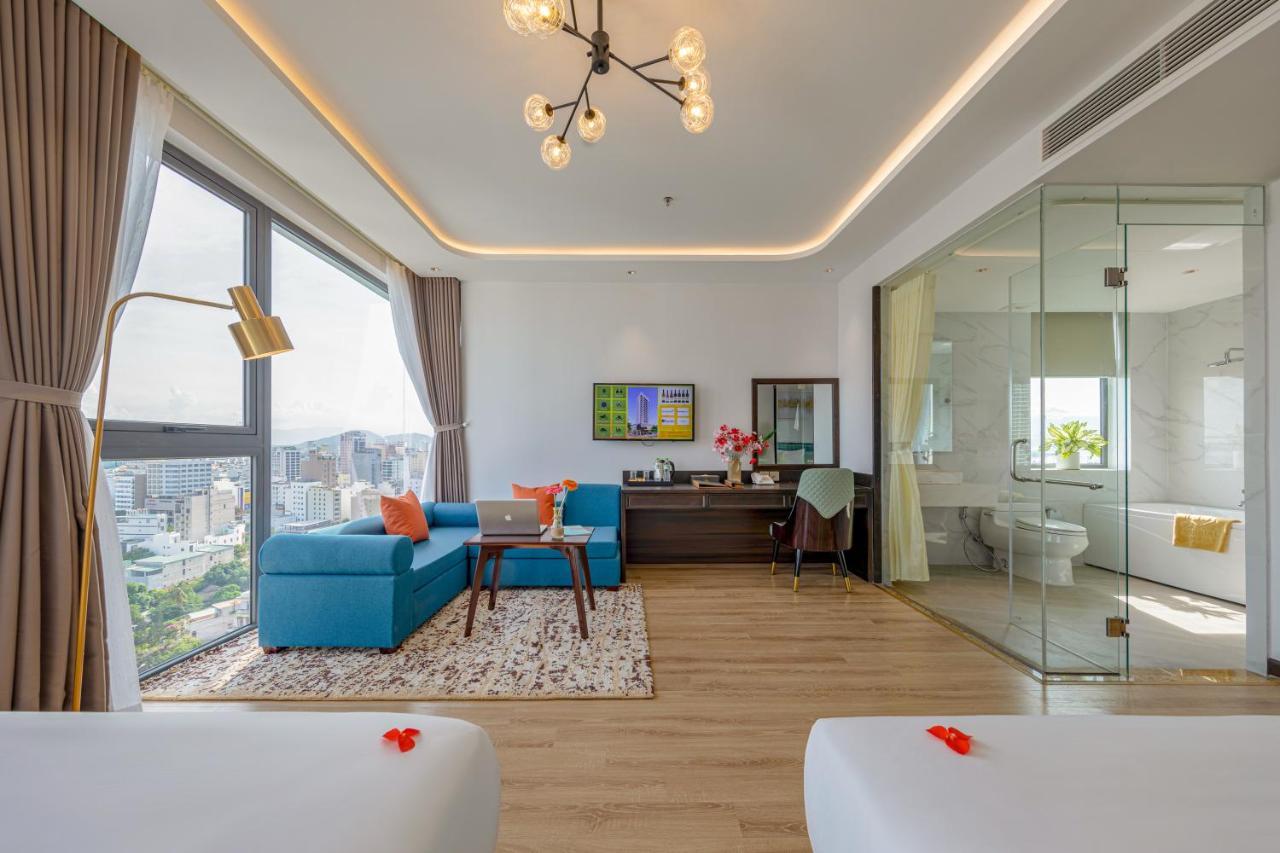 Cordial Grand Hotel Da Nang Beach - Infinity Rooftop Pool Exterior photo