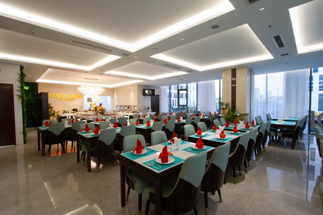 Cordial Grand Hotel Da Nang Beach - Infinity Rooftop Pool Exterior photo